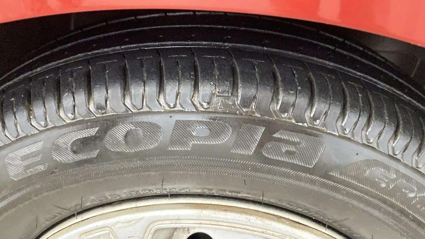 2021 Tata ALTROZ XE PETROL, Petrol, Manual, 33,458 km, Right Front Tyre Tread