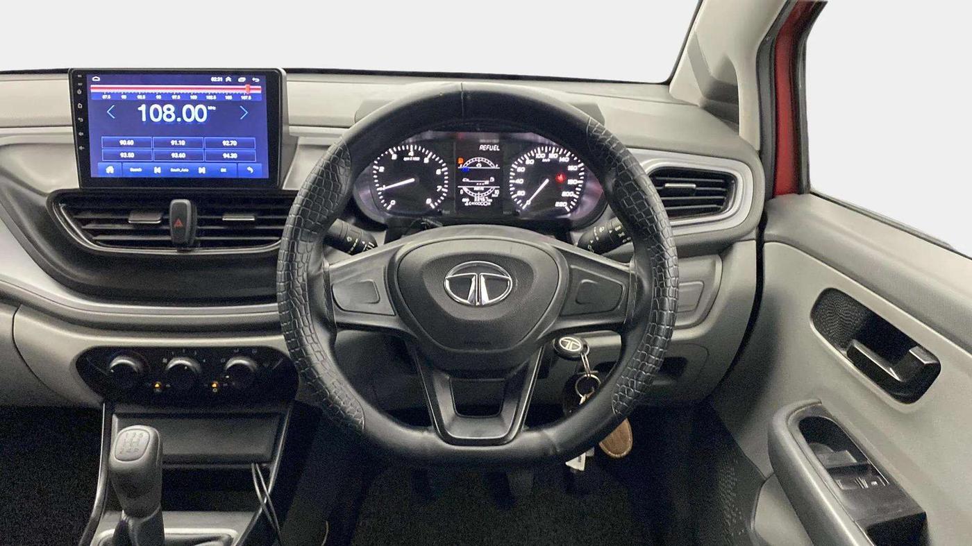 2021 Tata ALTROZ XE PETROL, Petrol, Manual, 33,458 km, Steering Wheel Close Up