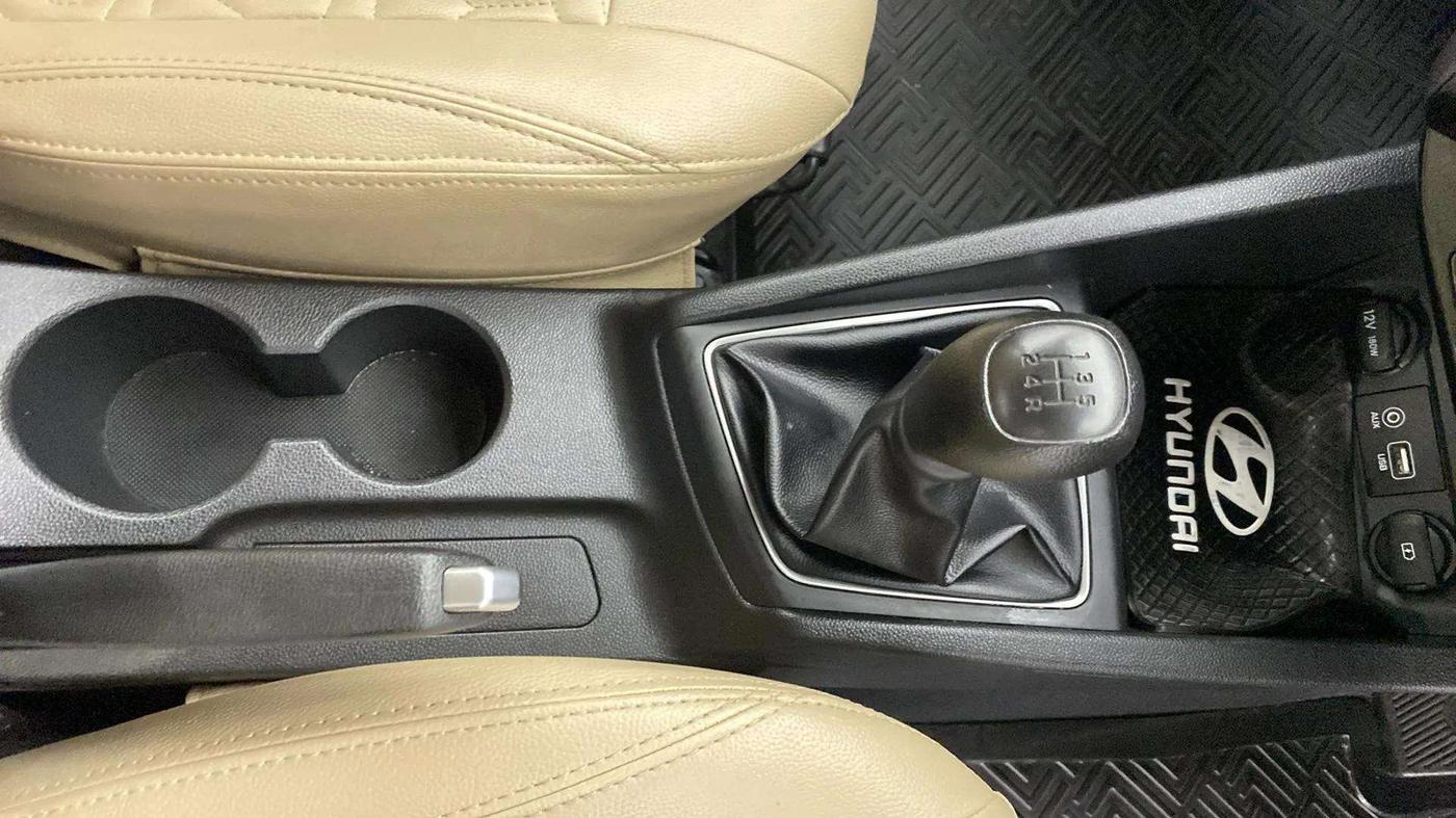 2020 Hyundai Elite i20 SPORTZ PLUS 1.2, Petrol, Manual, 28,583 km, Gear Lever
