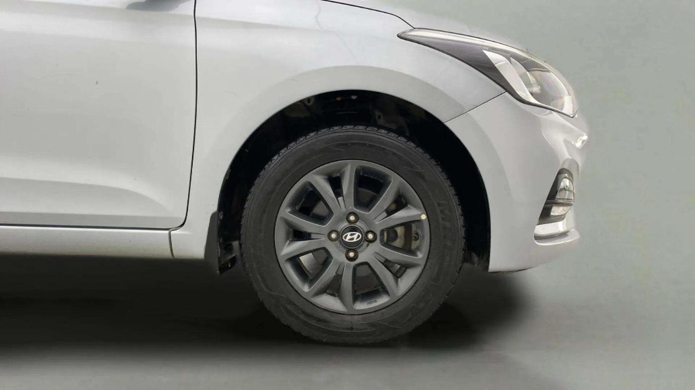 2020 Hyundai Elite i20 SPORTZ PLUS 1.2, Petrol, Manual, 28,583 km, Right Front Wheel