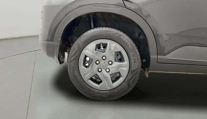 2024 Hyundai VENUE S 1.2, Petrol, Manual, 7,578 km, Right Rear Wheel