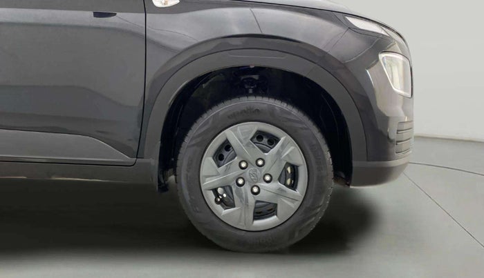2024 Hyundai VENUE S 1.2, Petrol, Manual, 7,578 km, Right Front Wheel