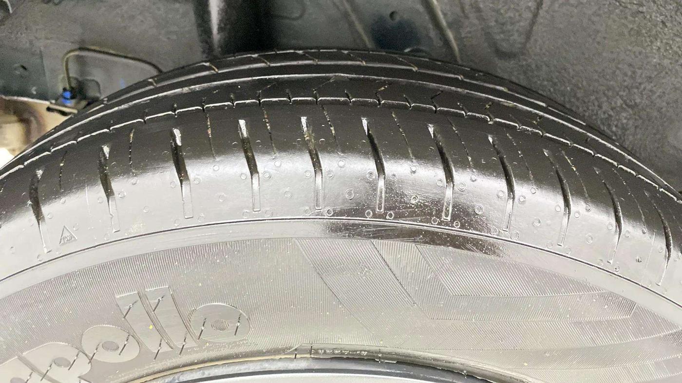 2024 Hyundai VENUE S 1.2, Petrol, Manual, 7,578 km, Right Rear Tyre Tread