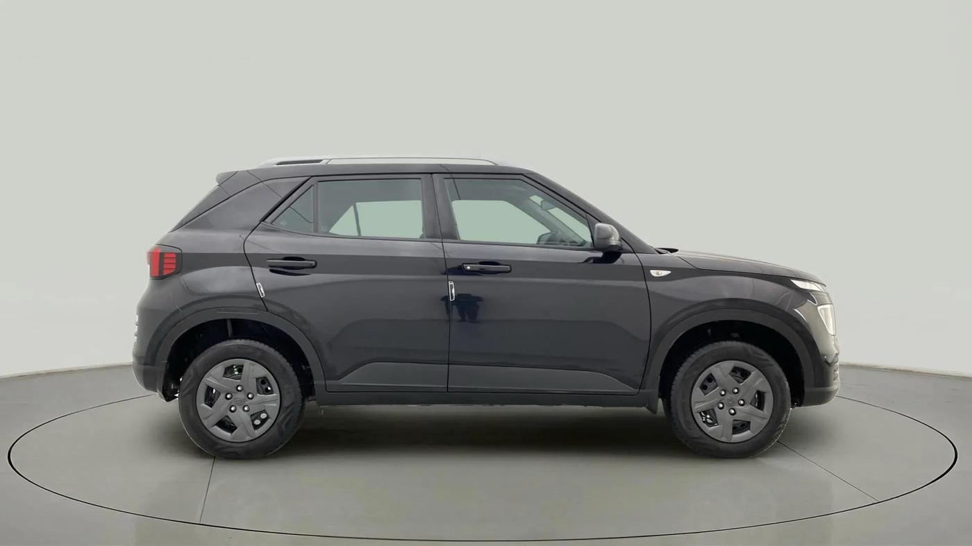 2024 Hyundai VENUE S 1.2, Petrol, Manual, 7,578 km, Right Side View