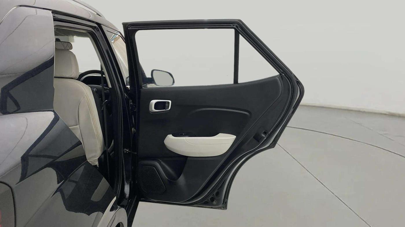 2024 Hyundai VENUE S 1.2, Petrol, Manual, 7,578 km, RHS Rear Door