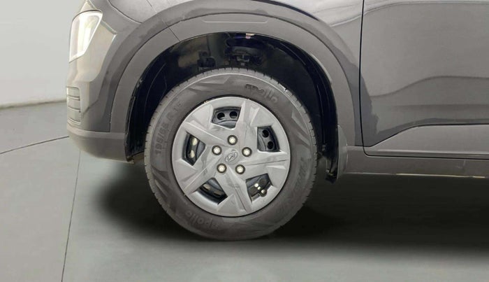 2024 Hyundai VENUE S 1.2, Petrol, Manual, 7,578 km, Left Front Wheel