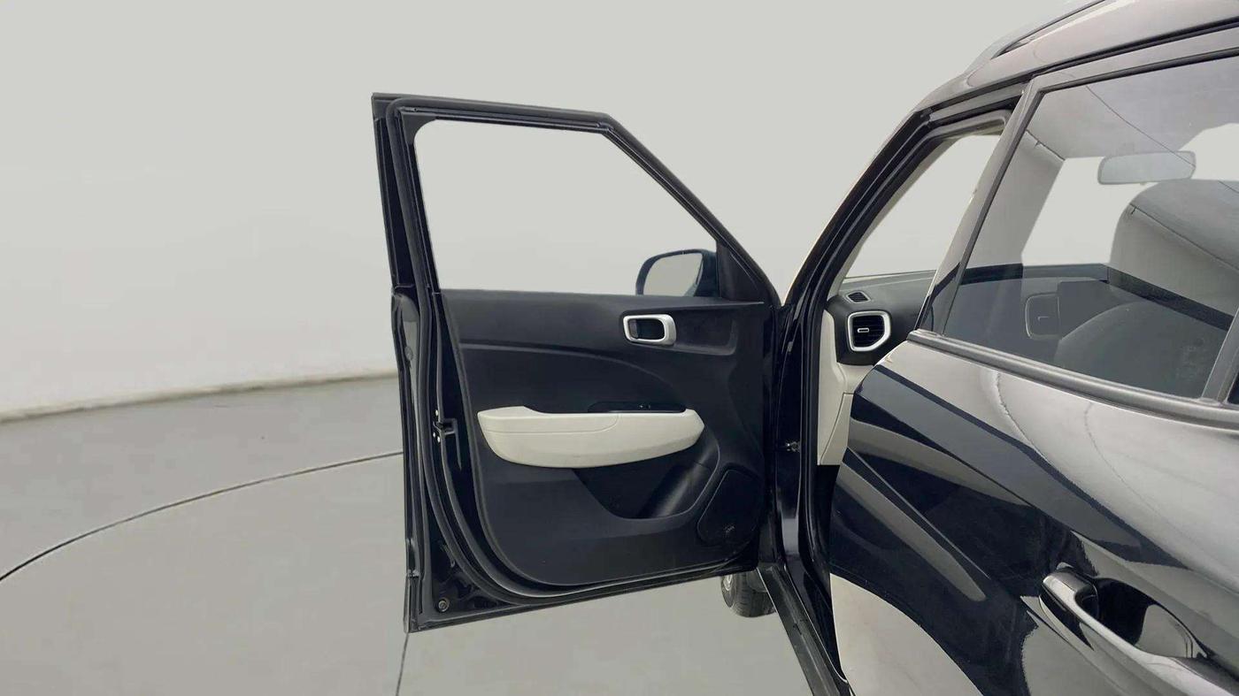 2024 Hyundai VENUE S 1.2, Petrol, Manual, 7,578 km, LHS Front Door