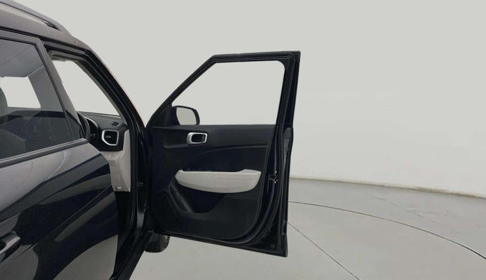 2024 Hyundai VENUE S 1.2, Petrol, Manual, 7,578 km, RHS Front Door