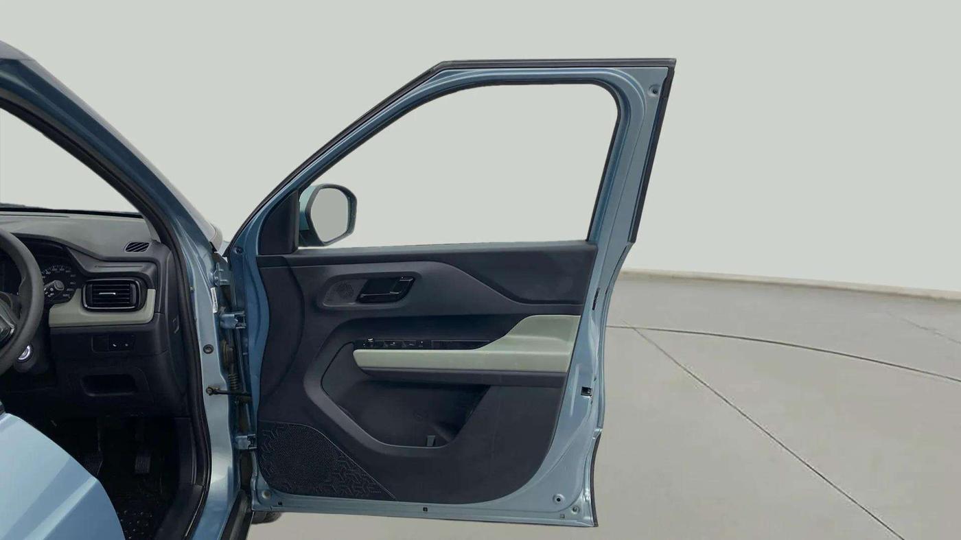 2023 Tata PUNCH ADVENTURE MT, Petrol, Manual, 5,715 km, RHS Front Door