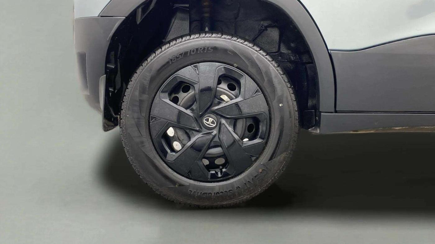 2023 Tata PUNCH ADVENTURE MT, Petrol, Manual, 5,715 km, Right Rear Wheel