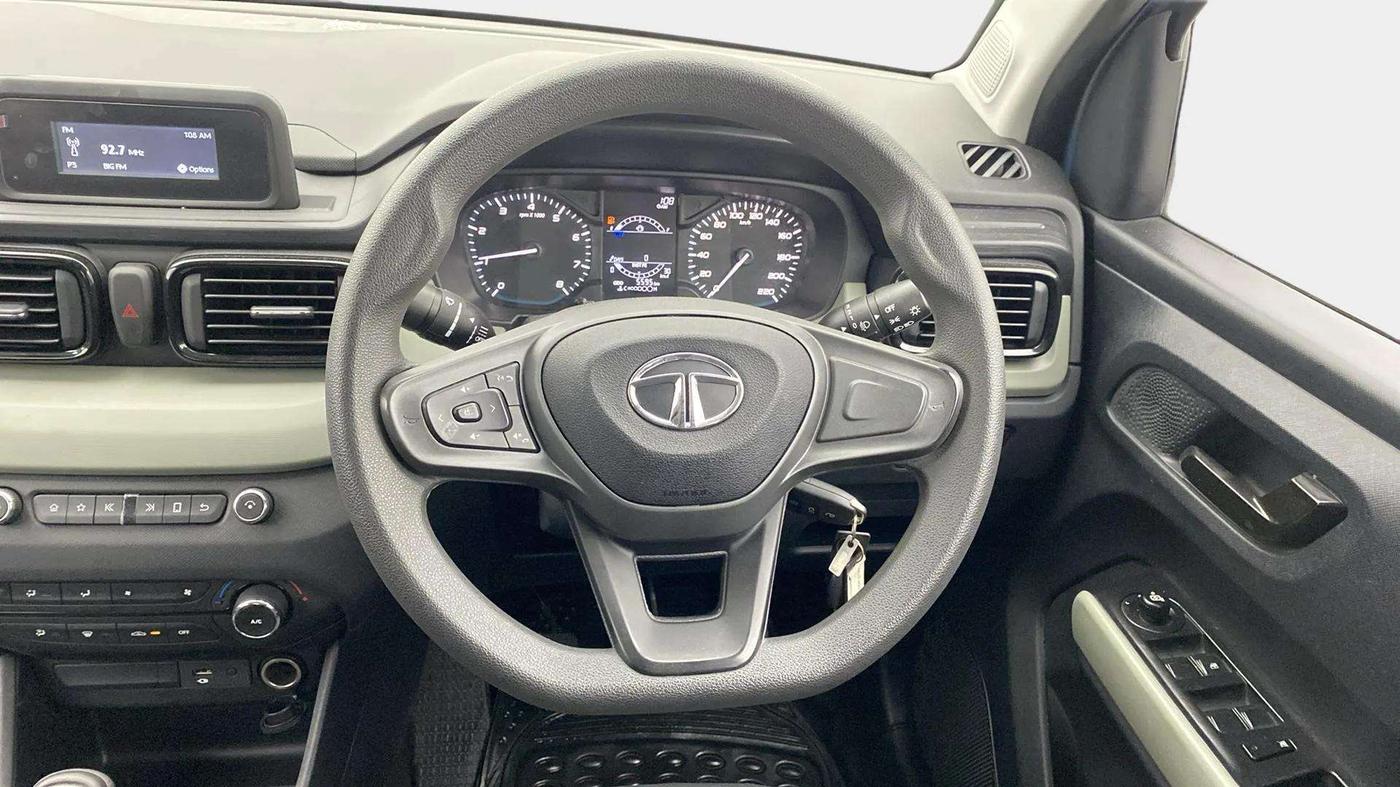 2023 Tata PUNCH ADVENTURE MT, Petrol, Manual, 5,715 km, Steering Wheel Close Up