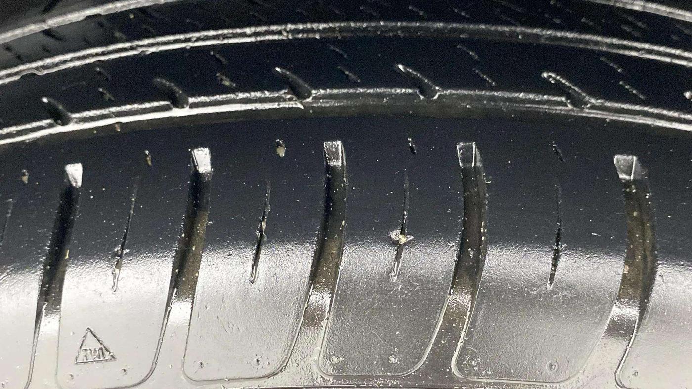 2023 Maruti Dzire VXI CNG, CNG, Manual, 23,797 km, Left Rear Tyre Tread