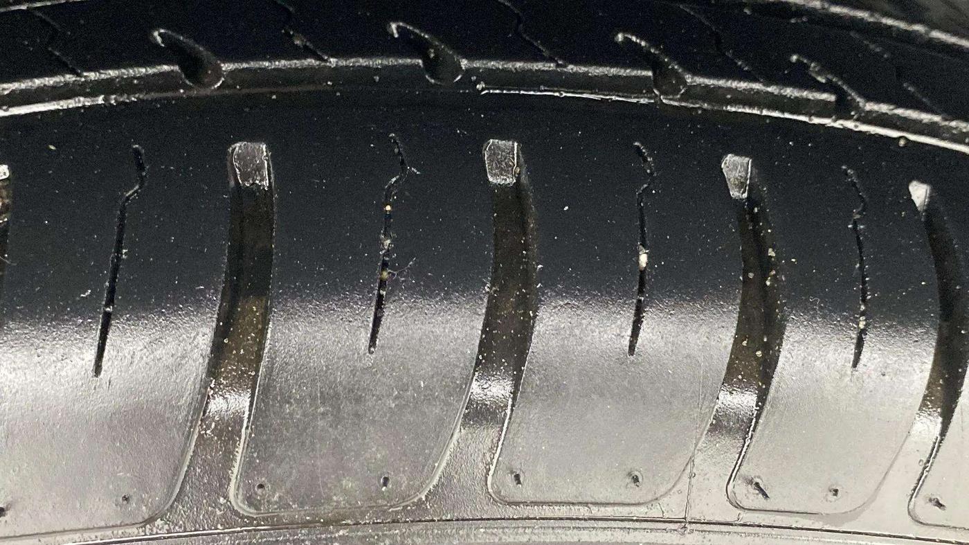 2023 Maruti Dzire VXI CNG, CNG, Manual, 23,797 km, Right Rear Tyre Tread
