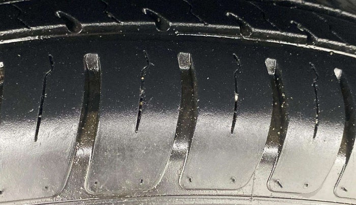 2023 Maruti Dzire VXI CNG, CNG, Manual, 23,612 km, Right Rear Tyre Tread
