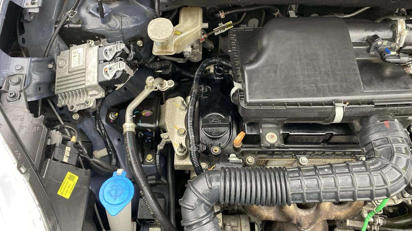 2023 Maruti Dzire VXI CNG, CNG, Manual, 23,797 km, Engine View - Right