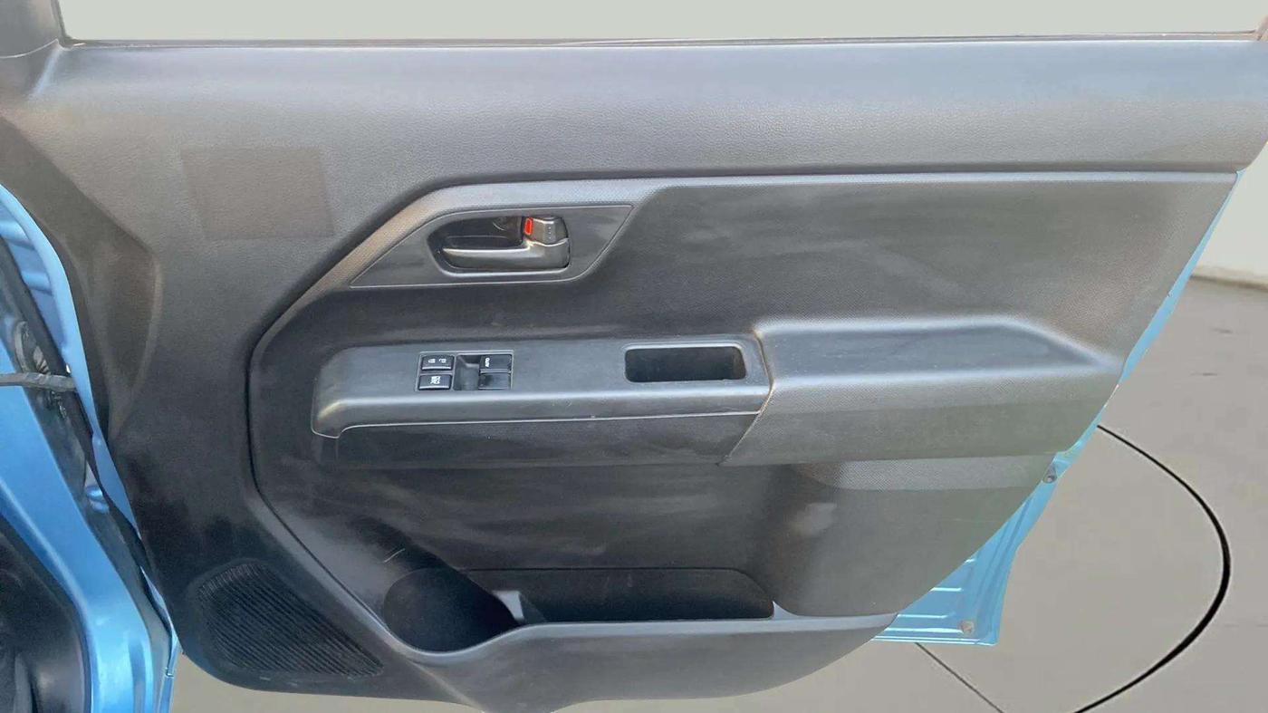 2021 Maruti New Wagon-R LXI CNG 1.0, CNG, Manual, 62,637 km, Driver Side Door Panels Control
