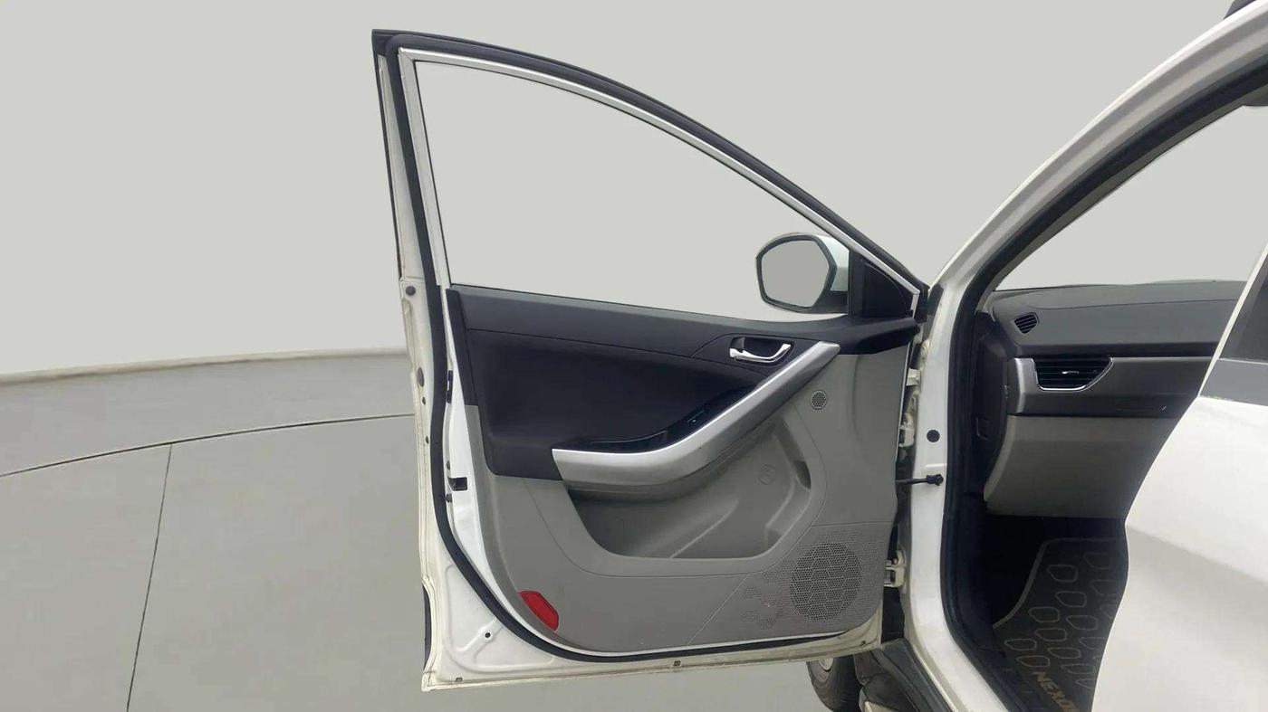 2018 Tata NEXON XZA PLUS DIESEL, Diesel, Automatic, 40,698 km, LHS Front Door
