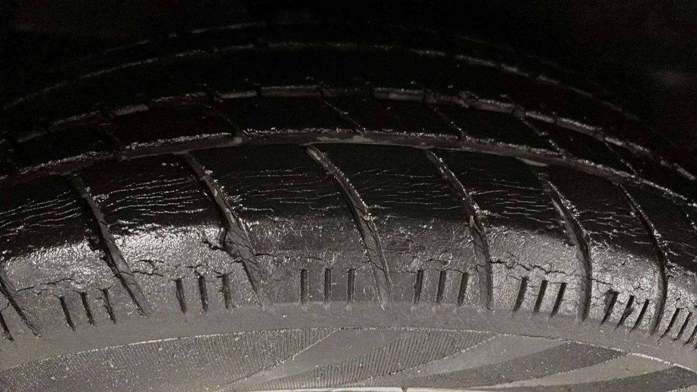 2015 Maruti Celerio VXI AMT, Petrol, Automatic, 27,603 km, Right Rear Tyre Tread