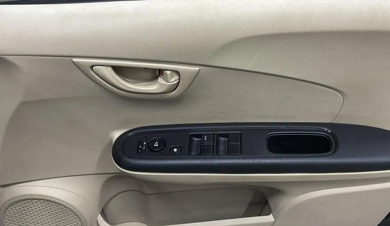 2018 Honda Amaze 1.2L I-VTEC S OPT, Petrol, Manual, 42,450 km, Driver Side Door Panels Control
