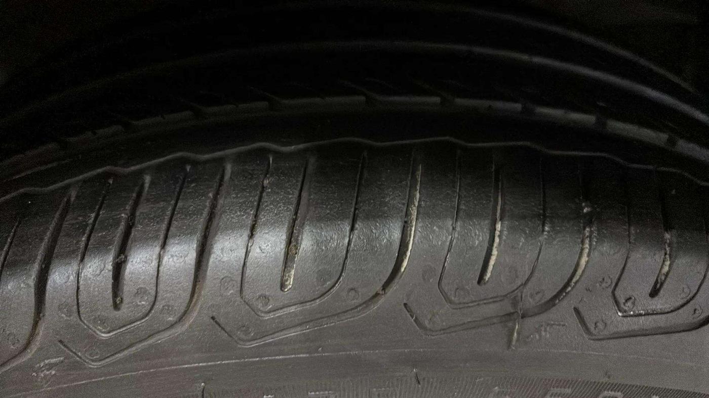 2018 Honda Amaze 1.2L I-VTEC S OPT, Petrol, Manual, 42,450 km, Right Front Tyre Tread