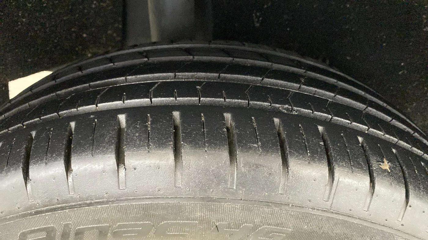 2021 Maruti Baleno ZETA PETROL 1.2, Petrol, Manual, 60,155 km, Right Rear Tyre Tread