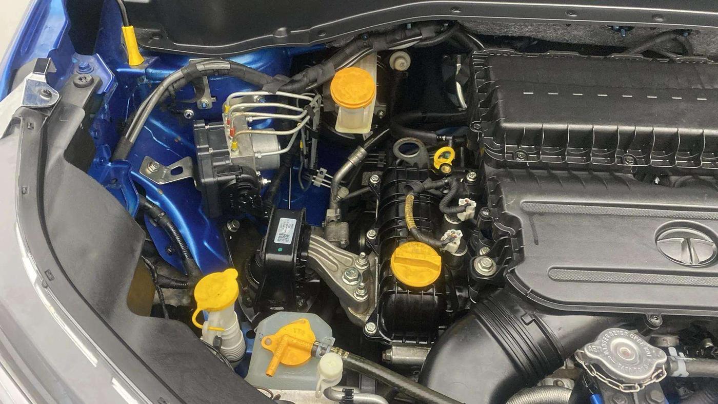 2021 Tata PUNCH CREATIVE  MT, Petrol, Manual, 15,275 km, Engine View - Right