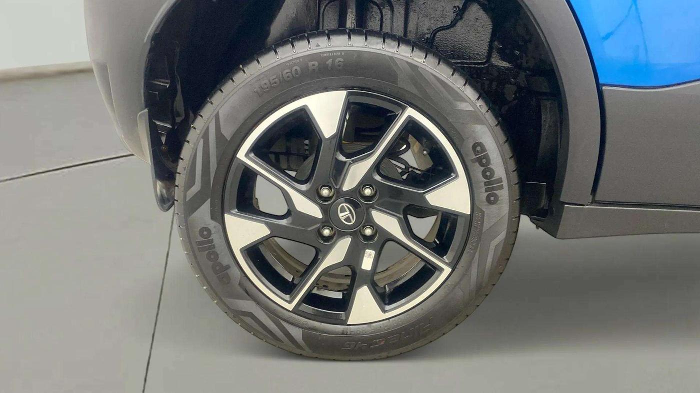 2021 Tata PUNCH CREATIVE  MT, Petrol, Manual, 15,275 km, Right Rear Wheel