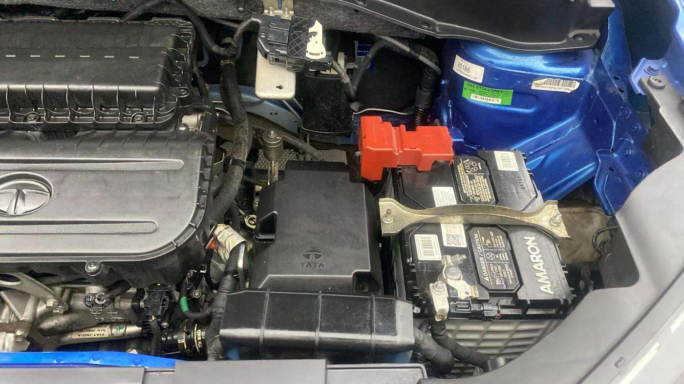 2021 Tata PUNCH CREATIVE  MT, Petrol, Manual, 15,275 km, Engine View - Left