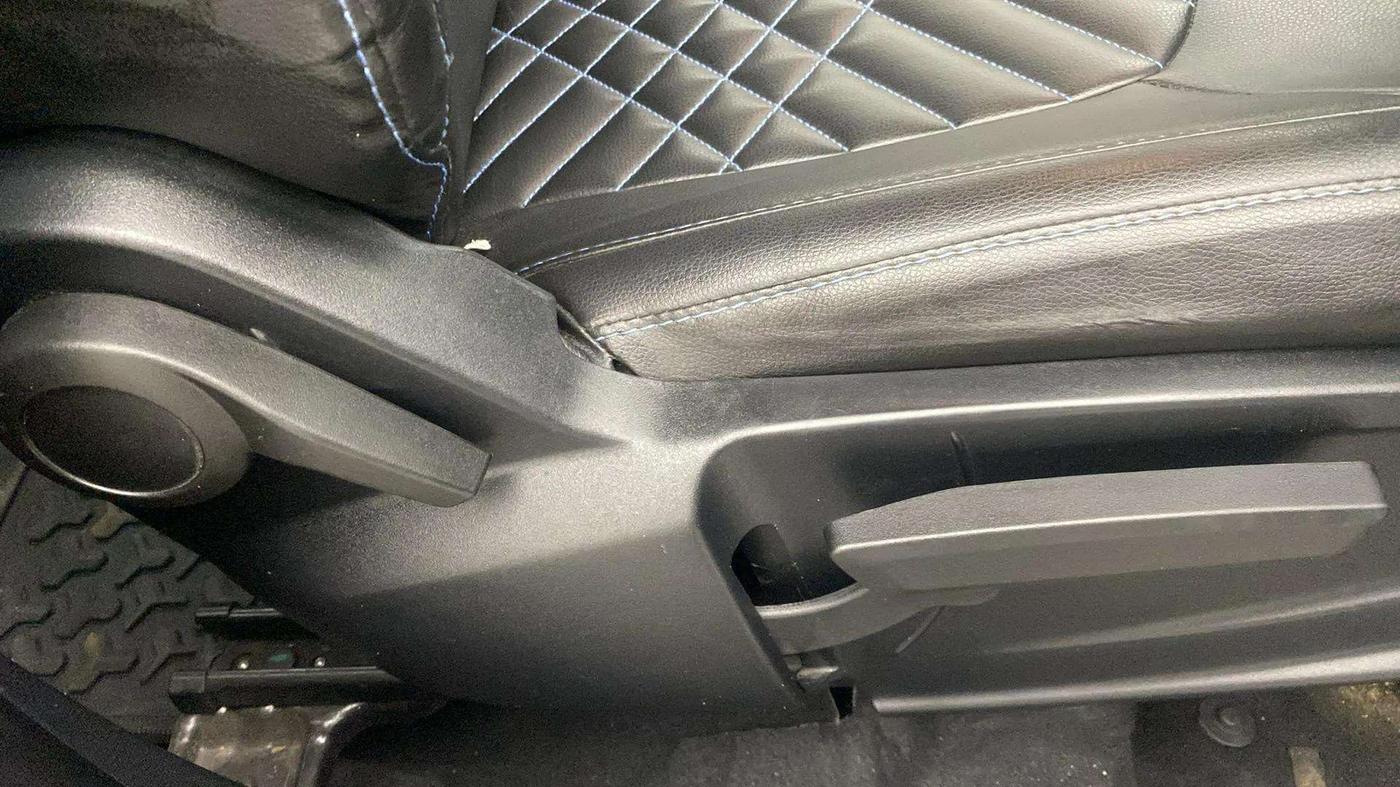 2021 Tata PUNCH CREATIVE  MT, Petrol, Manual, 15,275 km, Driver Side Adjustment Panel