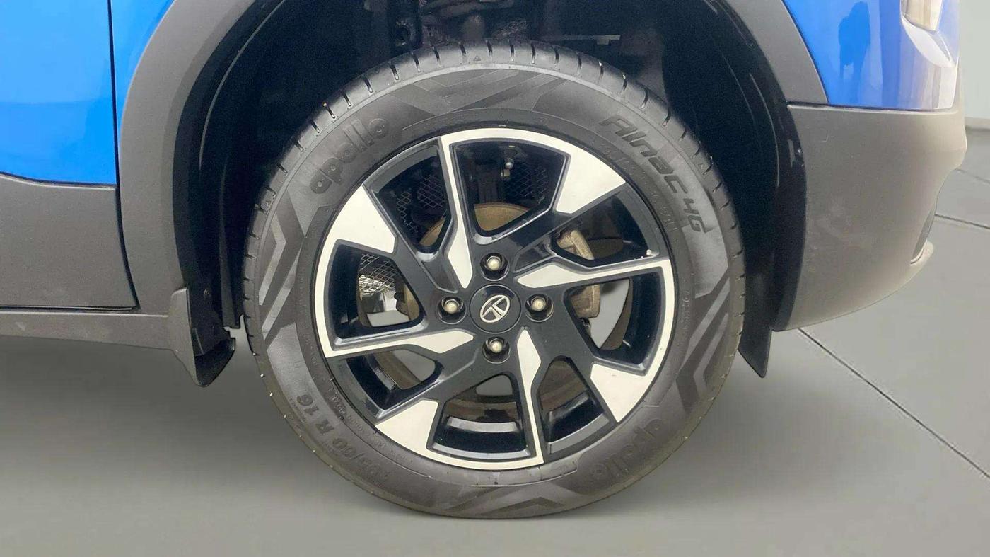 2021 Tata PUNCH CREATIVE  MT, Petrol, Manual, 15,275 km, Right Front Wheel