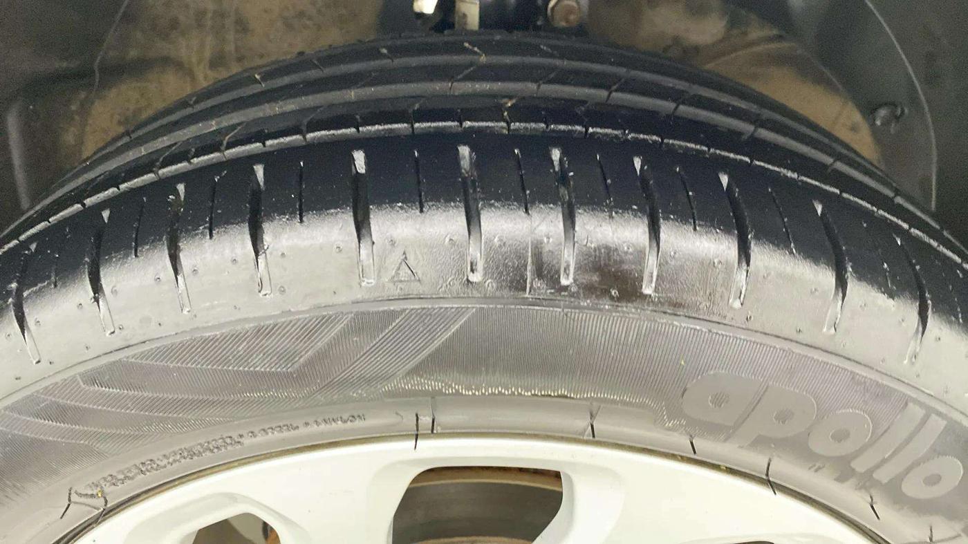 2023 Maruti Baleno ZETA PETROL 1.2, Petrol, Manual, 39,813 km, Right Front Tyre Tread