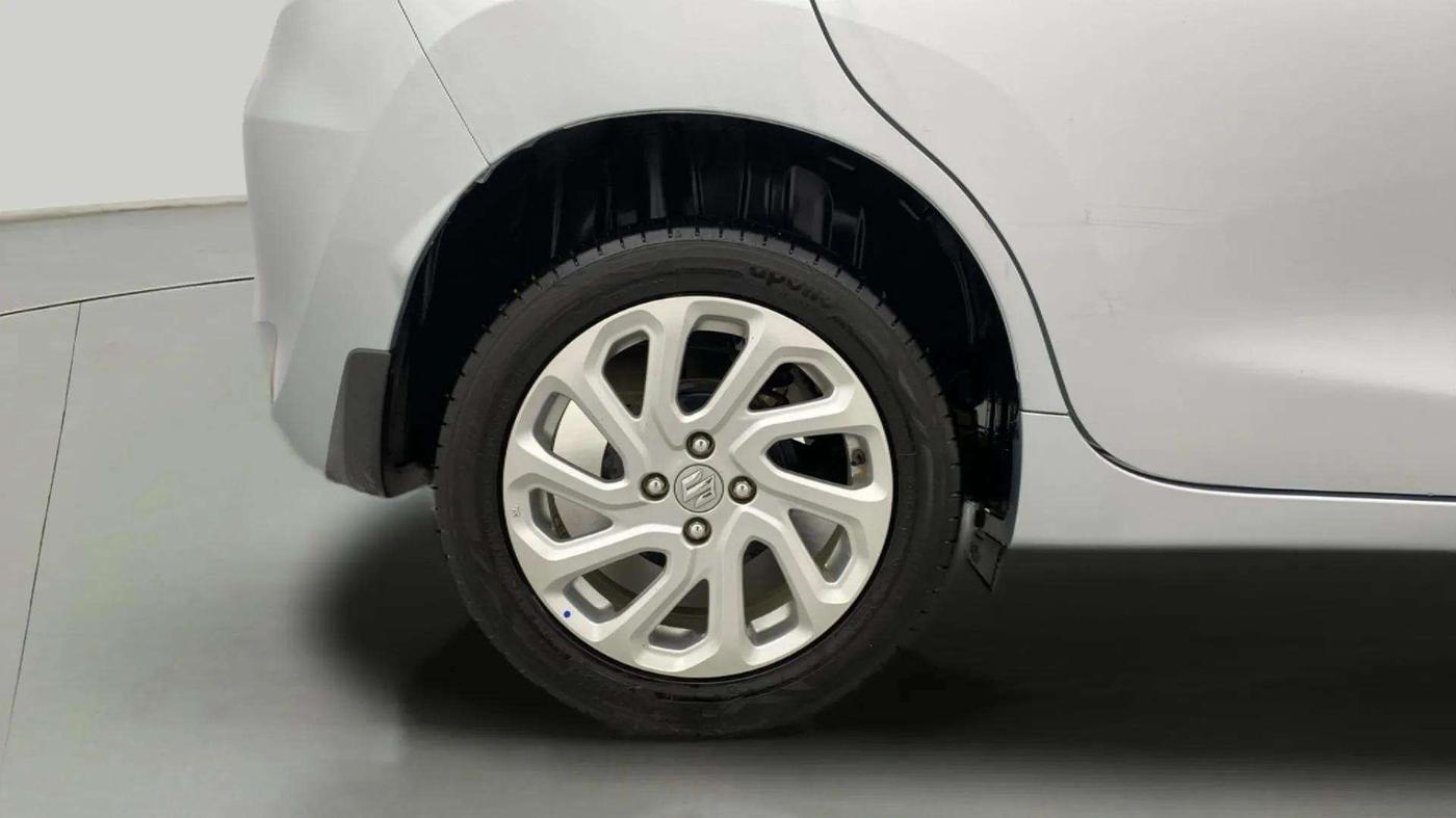 2023 Maruti Baleno ZETA PETROL 1.2, Petrol, Manual, 39,813 km, Right Rear Wheel