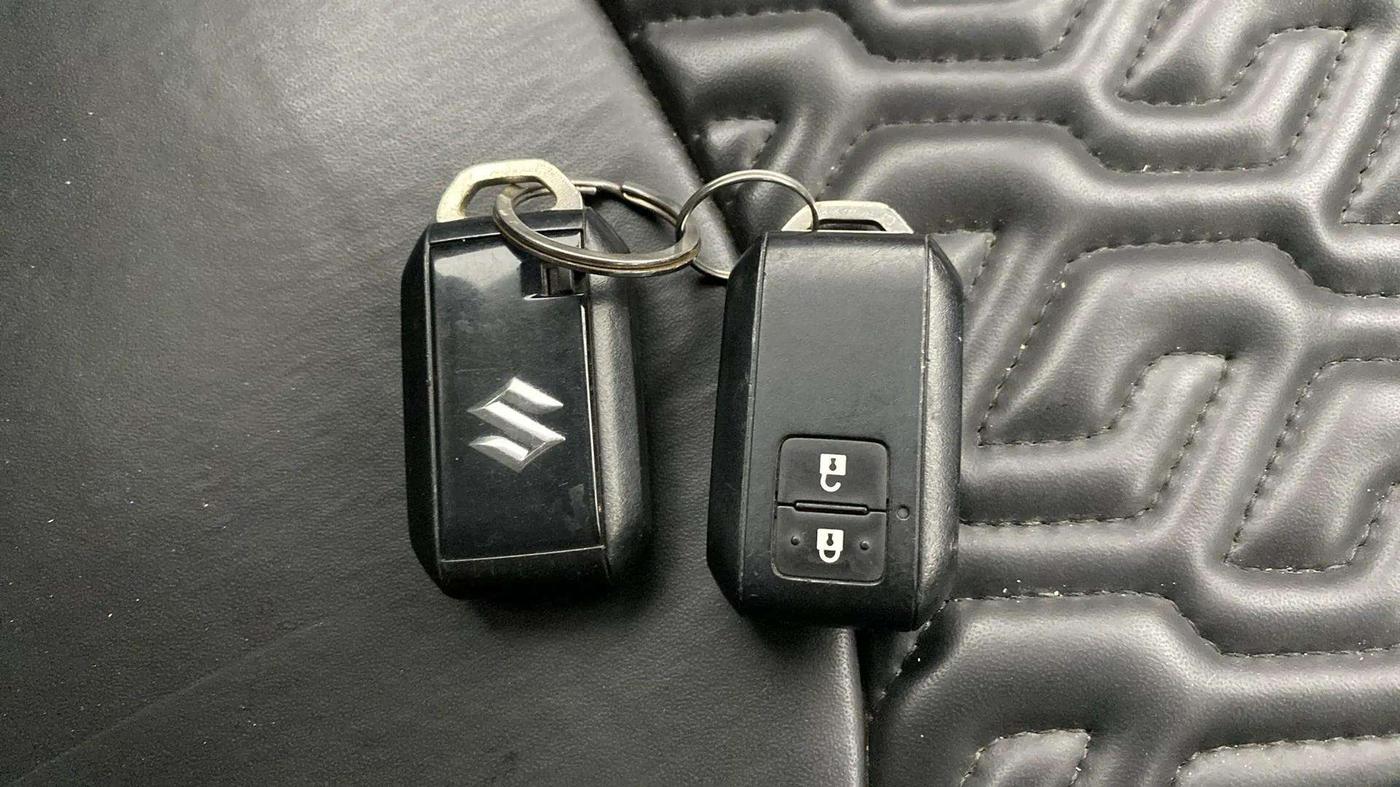 2023 Maruti Baleno ZETA PETROL 1.2, Petrol, Manual, 39,813 km, Key Close Up