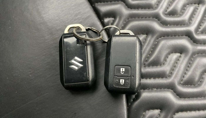 2023 Maruti Baleno ZETA PETROL 1.2, Petrol, Manual, 39,813 km, Key Close Up