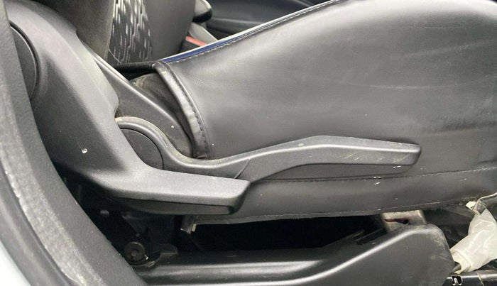 2023 Maruti Baleno ZETA PETROL 1.2, Petrol, Manual, 39,813 km, Driver Side Adjustment Panel