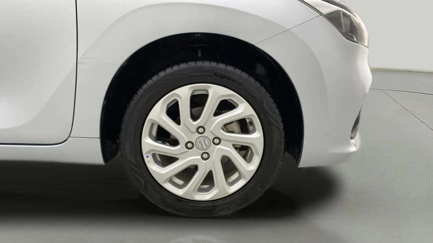 2023 Maruti Baleno ZETA PETROL 1.2, Petrol, Manual, 39,813 km, Right Front Wheel