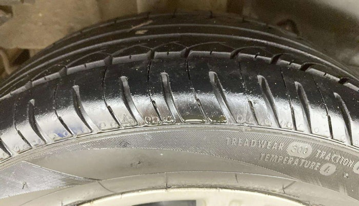 2016 Tata Tiago XZ PETROL, Petrol, Manual, 53,407 km, Right Rear Tyre Tread