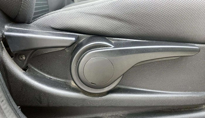 2016 Tata Tiago XZ PETROL, Petrol, Manual, 53,407 km, Driver Side Adjustment Panel