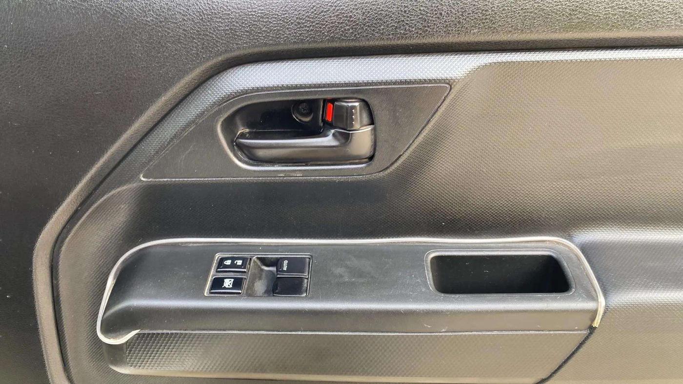 2023 Maruti New Wagon-R LXI 1.0, Petrol, Manual, 29,170 km, Driver Side Door Panels Control