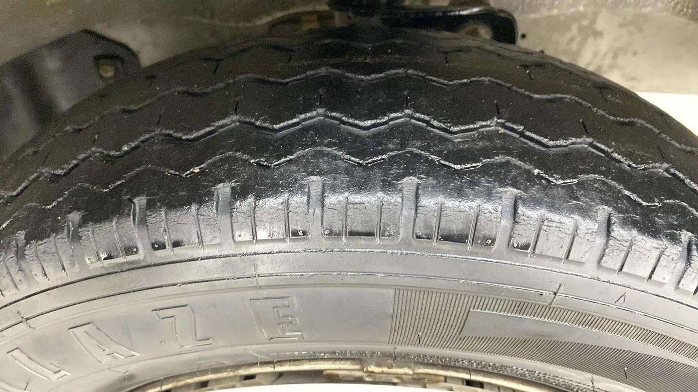 2021 Maruti Eeco 7 STR, Petrol, Manual, 20,326 km, Right Front Tyre Tread