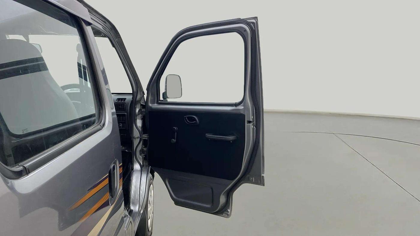 2021 Maruti Eeco 7 STR, Petrol, Manual, 20,326 km, RHS Front Door