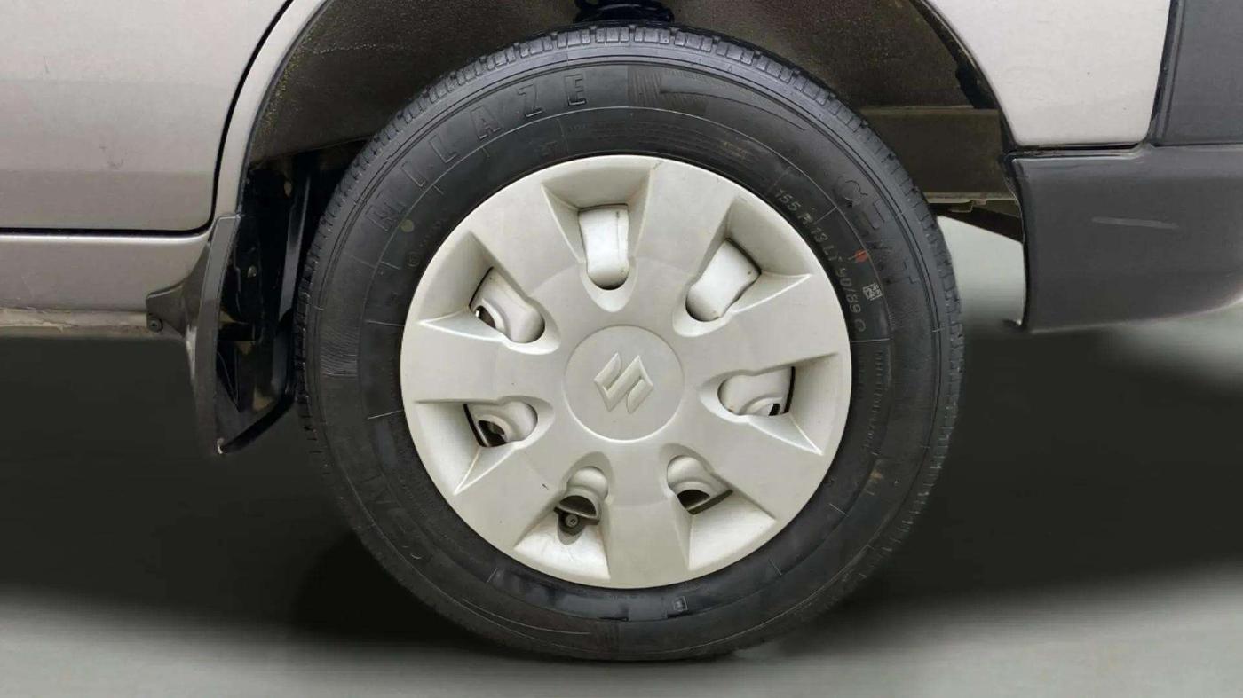 2021 Maruti Eeco 7 STR, Petrol, Manual, 20,326 km, Right Front Wheel