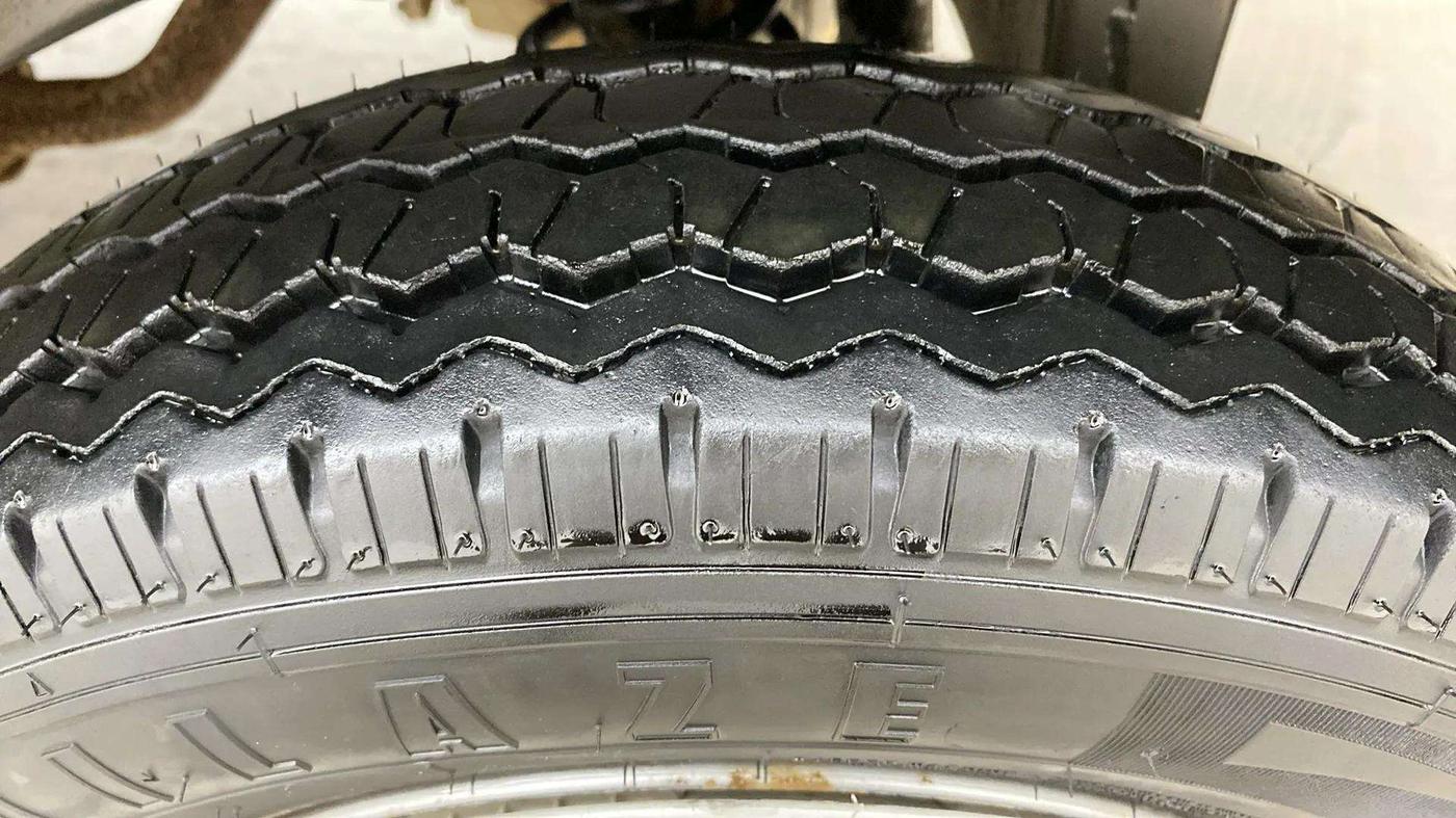 2021 Maruti Eeco 7 STR, Petrol, Manual, 20,326 km, Left Rear Tyre Tread