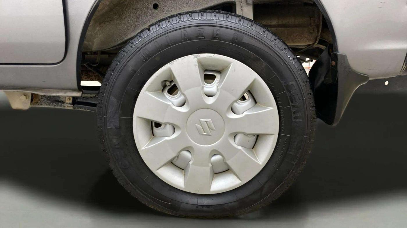 2021 Maruti Eeco 7 STR, Petrol, Manual, 20,326 km, Left Rear Wheel