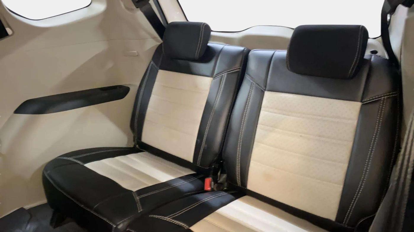 2022 Renault TRIBER RXT, Petrol, Manual, 27,645 km, Third Seat Row ( optional )