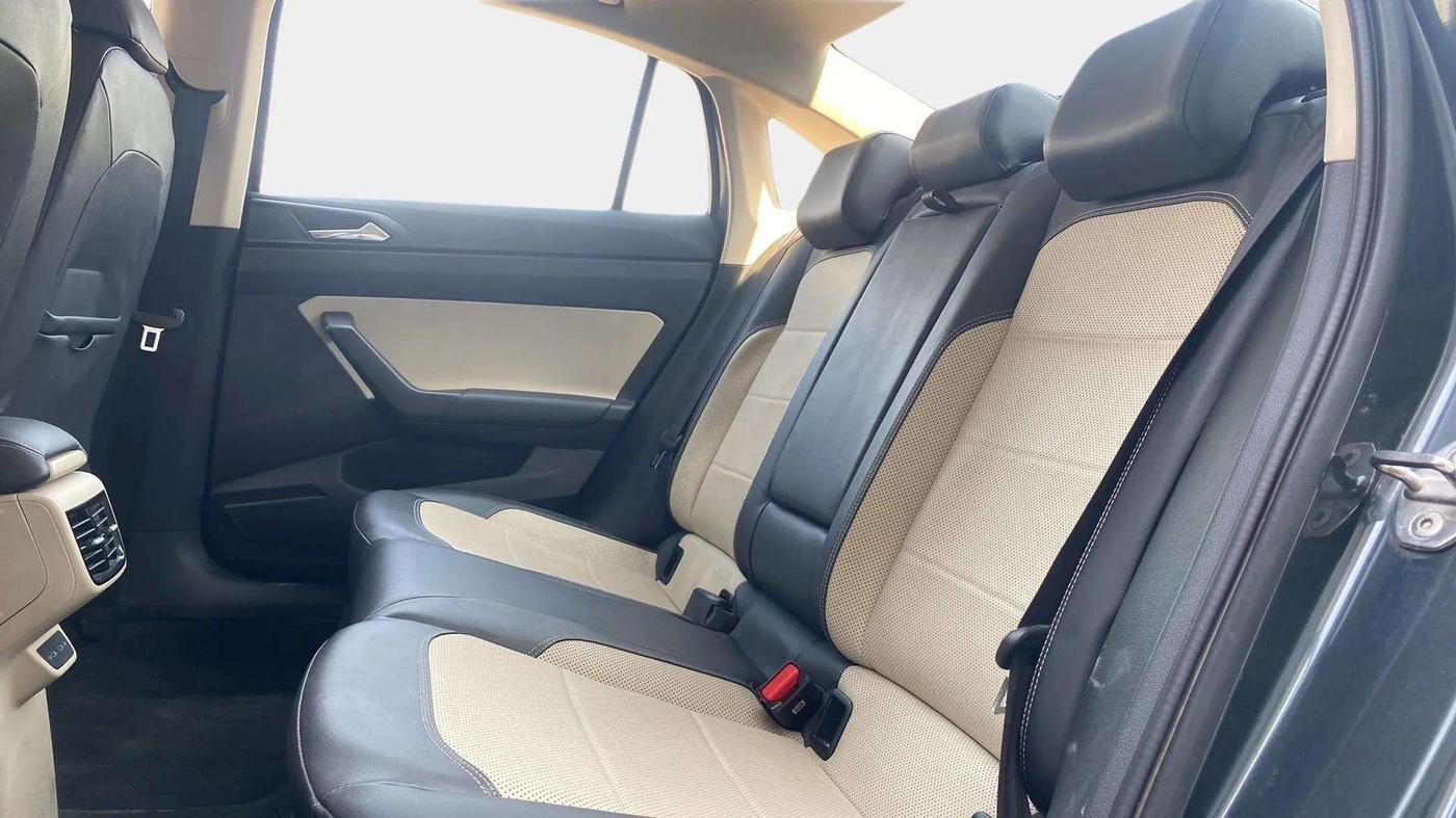 2022 Skoda SLAVIA STYLE 1.0L TSI MT, Petrol, Manual, 48,420 km, Right Side Rear Door Cabin