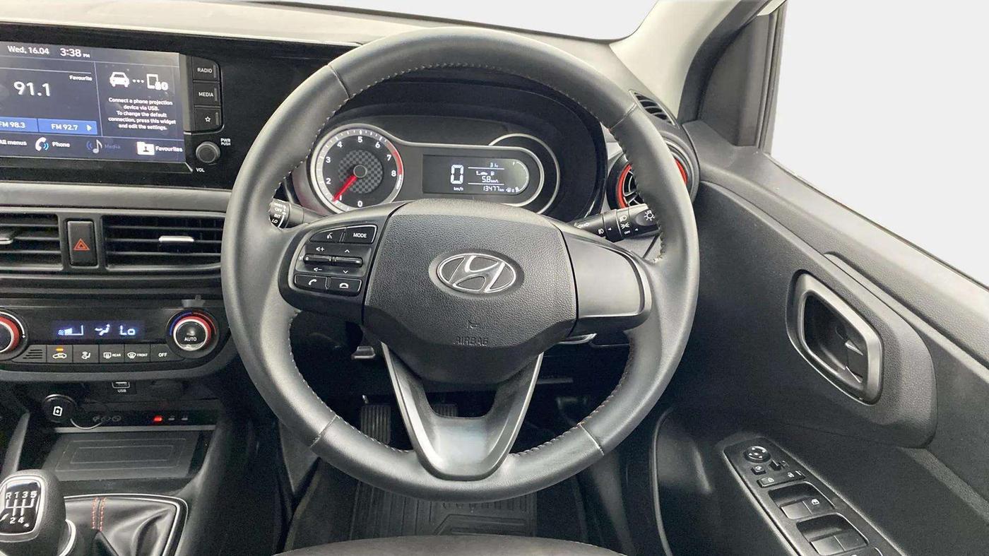 2022 Hyundai GRAND I10 NIOS SPORTZ 1.0 TURBO GDI, Petrol, Manual, 13,488 km, Steering Wheel Close Up
