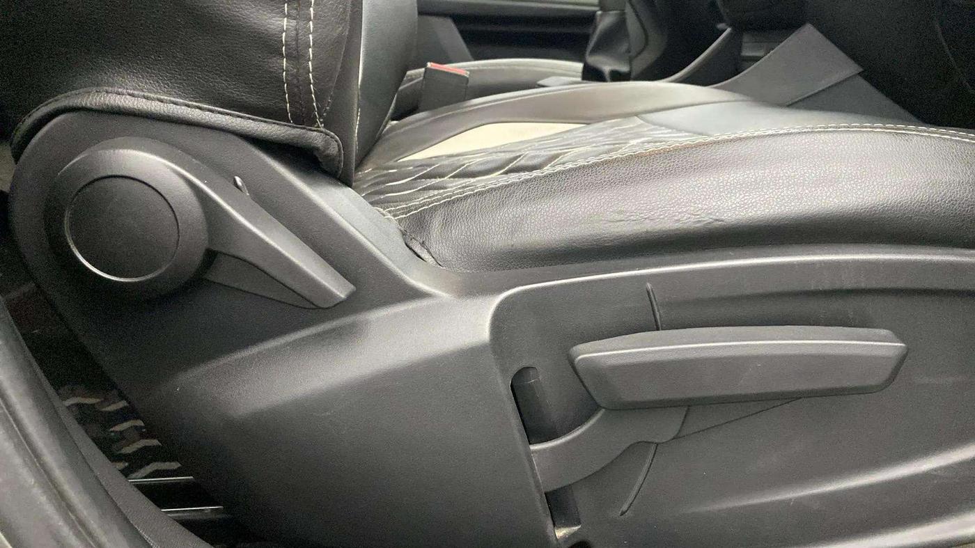 2023 Tata PUNCH ACCOMPLISHED MT CAMO EDITION, Petrol, Manual, 33,438 km, Driver Side Adjustment Panel