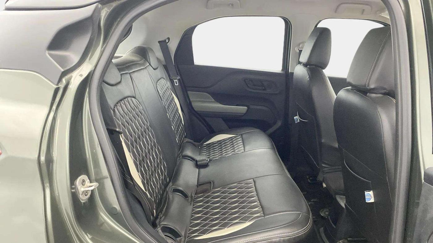 2023 Tata PUNCH ACCOMPLISHED MT CAMO EDITION, Petrol, Manual, 33,438 km, Right Side Rear Door Cabin