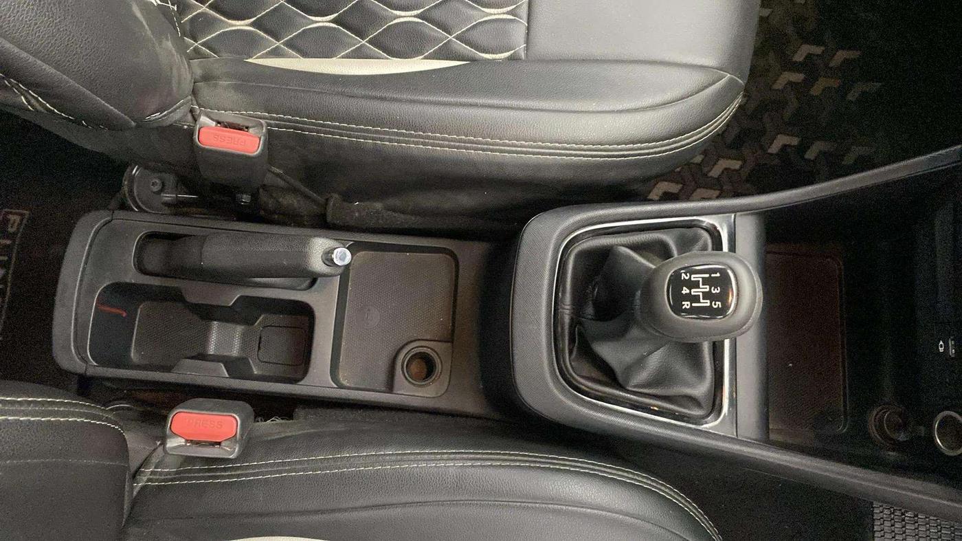 2023 Tata PUNCH ACCOMPLISHED MT CAMO EDITION, Petrol, Manual, 33,438 km, Gear Lever